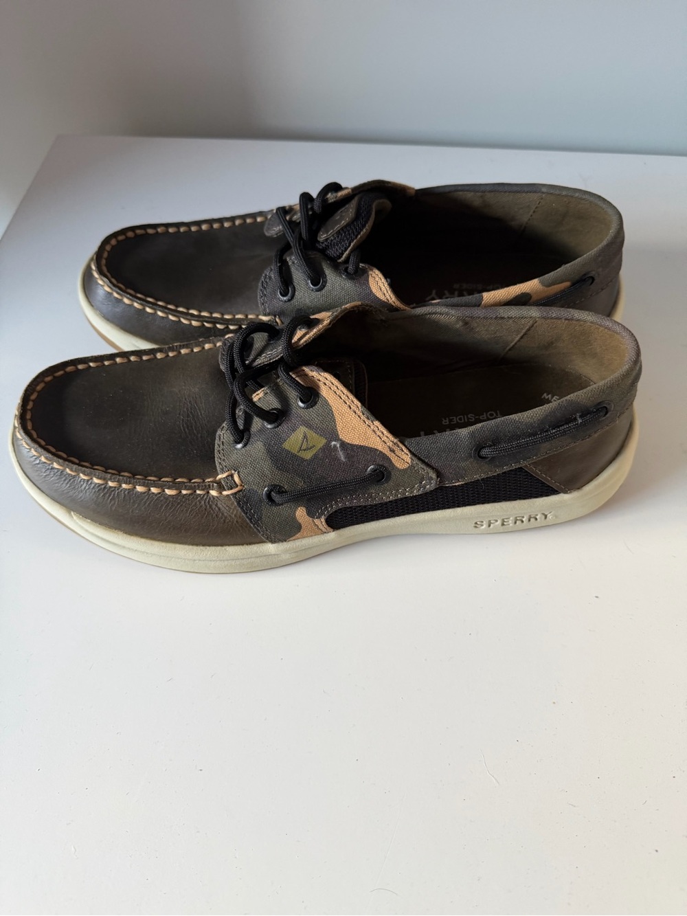 Sperry Men's Dark Brown Leather Boat Shoes with Camo Accents - Picture 4 of 7